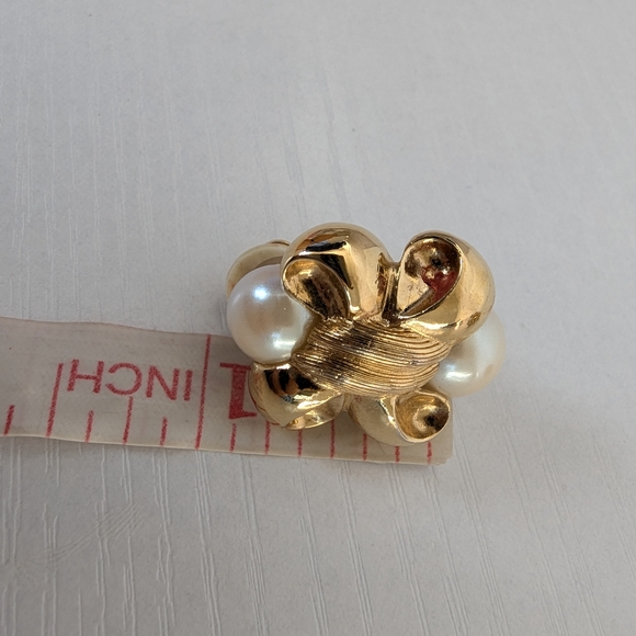 Jacobson'S Gold and Pearl Floral Earrings - Picture 5 of 5